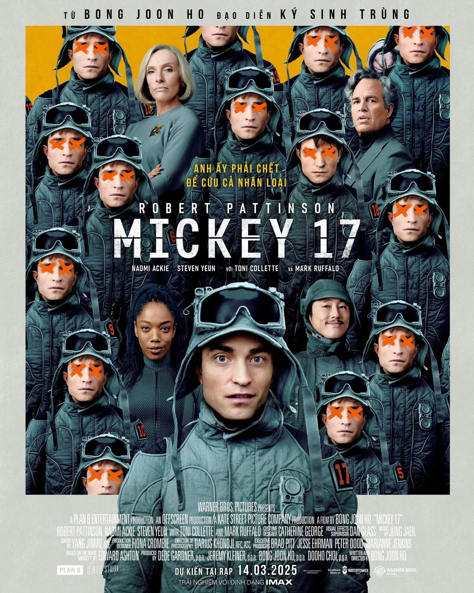 Mickey 17 poster